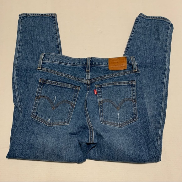 Levi's Distressed Wedgie Jeans Size 27 - Picture 2 of 12